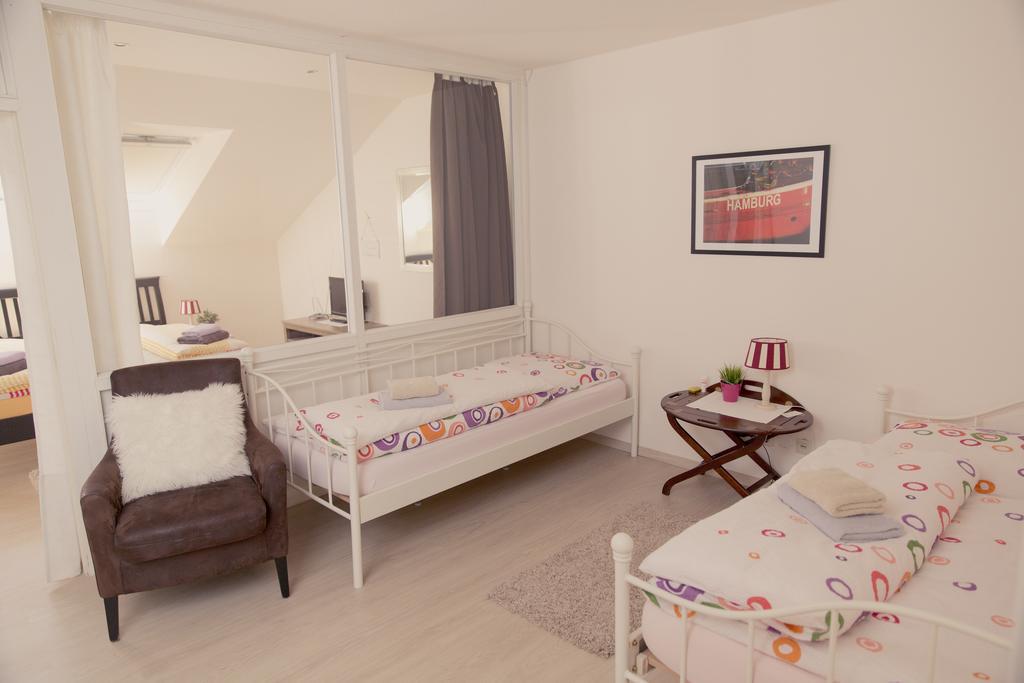 Heinsens Ellerbek Bed and Breakfast Kamer foto