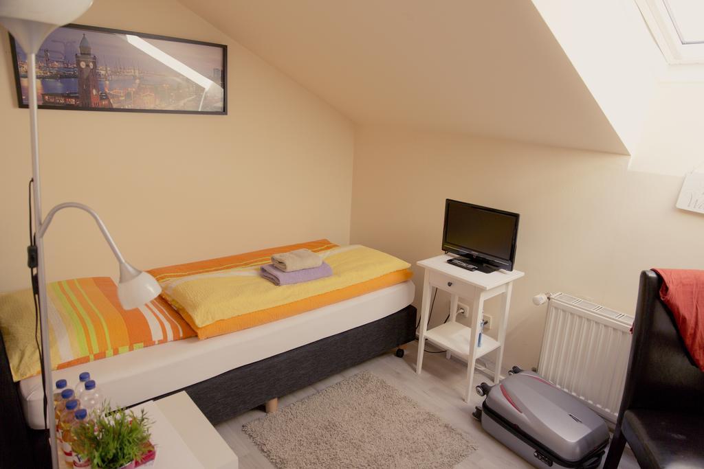 Heinsens Ellerbek Bed and Breakfast Kamer foto