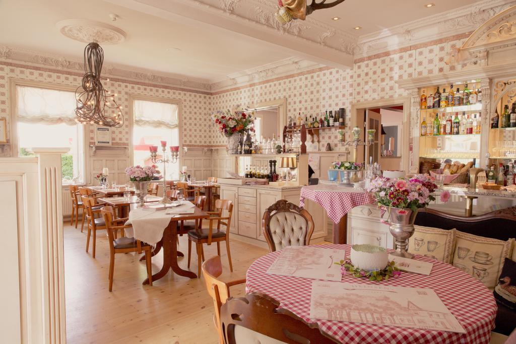 Heinsens Ellerbek Bed and Breakfast Buitenkant foto