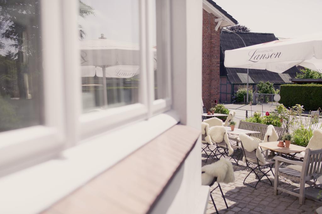 Heinsens Ellerbek Bed and Breakfast Buitenkant foto
