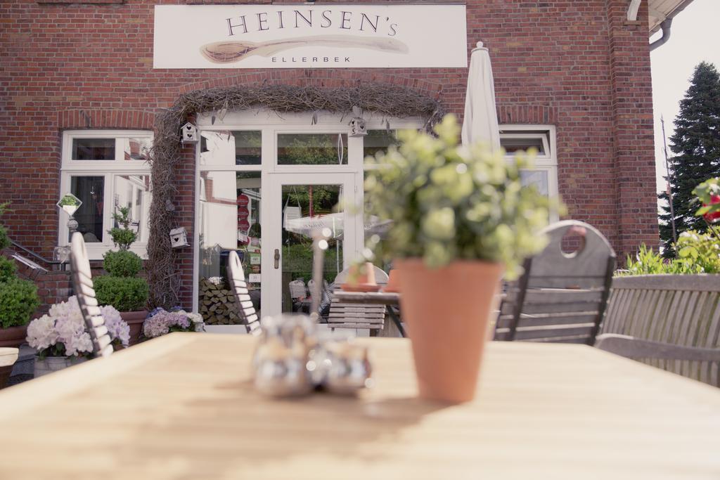 Heinsens Ellerbek Bed and Breakfast Buitenkant foto