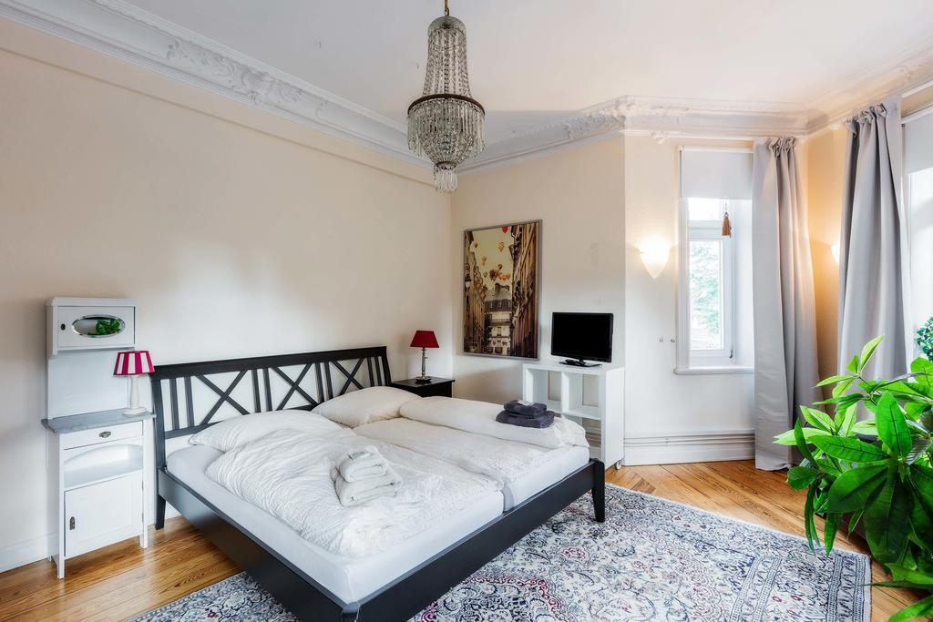 Heinsens Ellerbek Bed and Breakfast Buitenkant foto