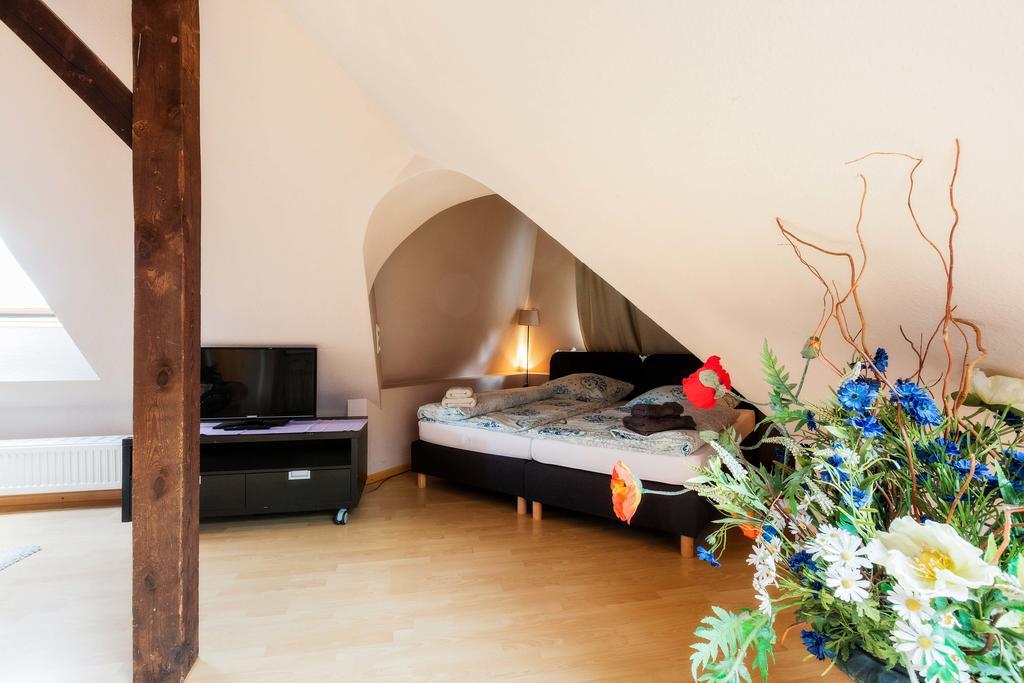 Heinsens Ellerbek Bed and Breakfast Buitenkant foto