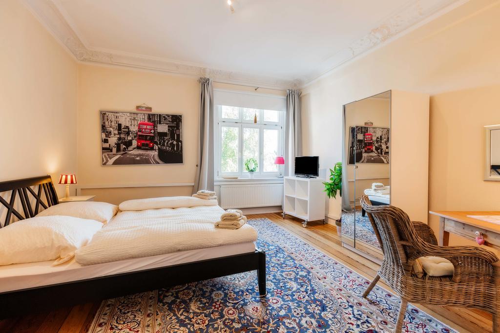 Heinsens Ellerbek Bed and Breakfast Buitenkant foto