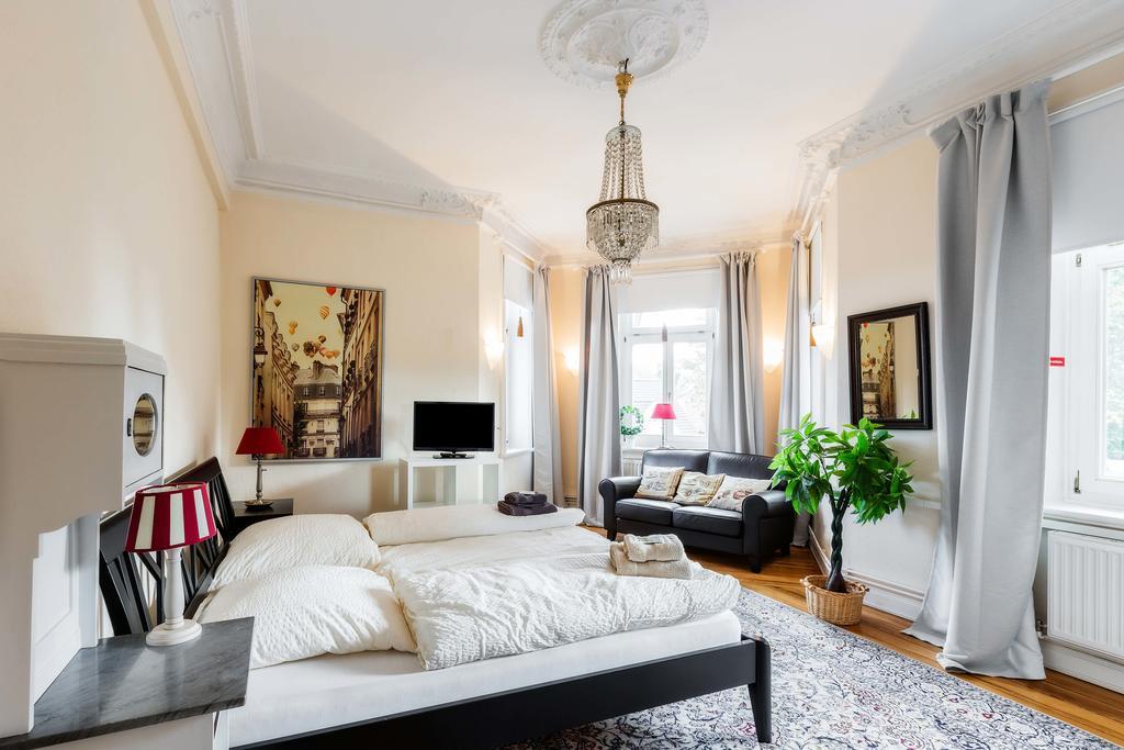 Heinsens Ellerbek Bed and Breakfast Buitenkant foto