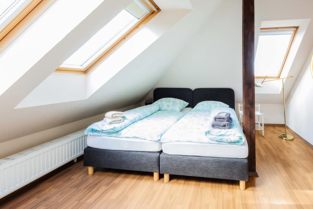 Heinsens Ellerbek Bed and Breakfast Buitenkant foto