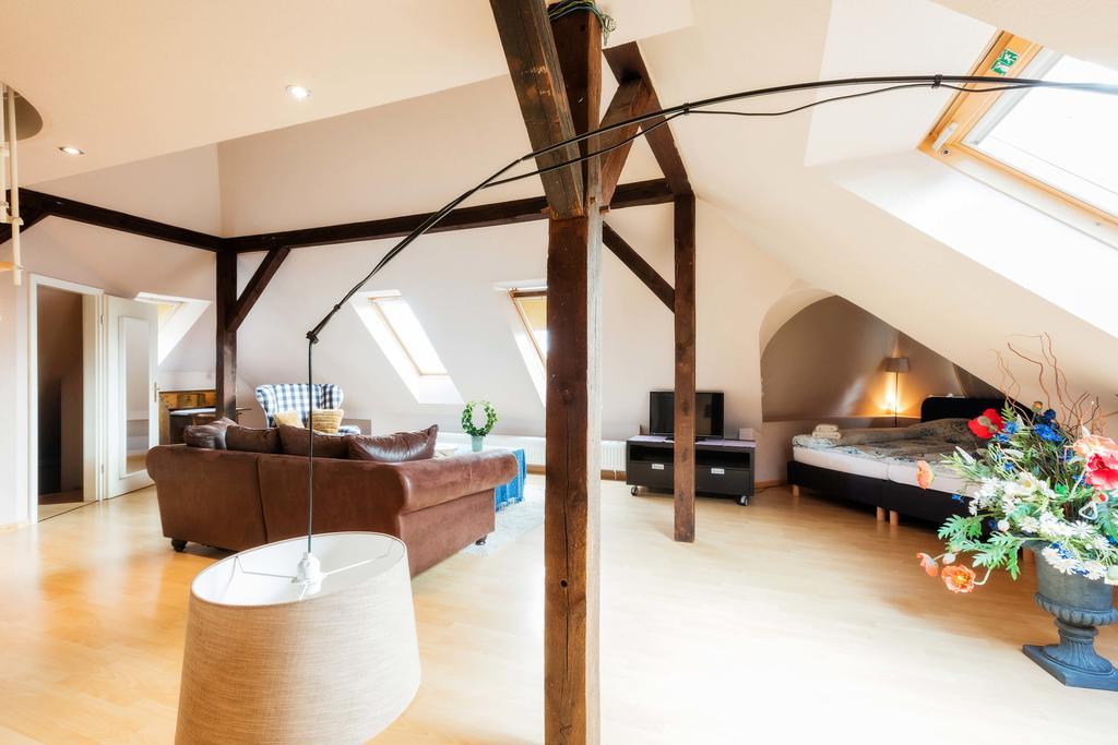 Heinsens Ellerbek Bed and Breakfast Buitenkant foto